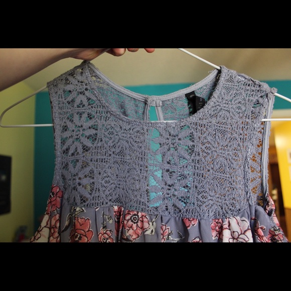 Cute Floral Dress - Picture 4 of 6